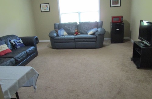 Clarkdale Casa | Charming 1-bedroom space with livingroom WiFi and AC in fabulous Douglasville