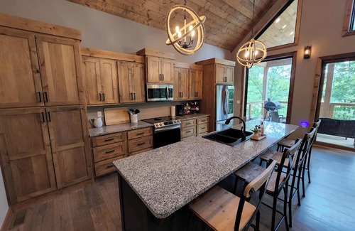 Drasco Cabina | Cedar Pointe Lodge