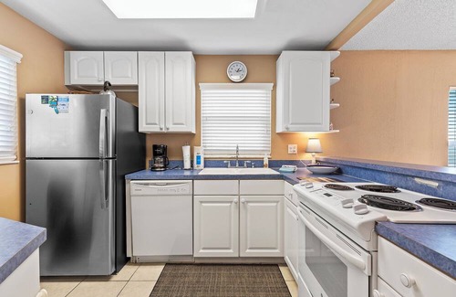 New Smyrna Beach Condominio | ☀️Beachfront Corner Unit-Pool-Sea Coast Gardens II 301☀️