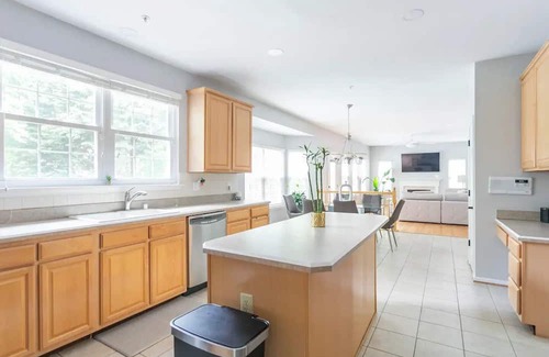 Fort Washington Casa | Spacious Family Home w/Pool, DC Area