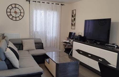 Paray-Vieille-Poste Cama Y Desayuno | Comfortable room with private bathroom near Orly airport and Paris