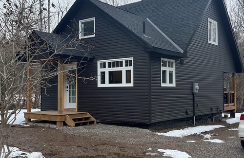 Severn Casa | Harmony hausnPerfect place for adventure or work 5 minutes to down town Orillia.