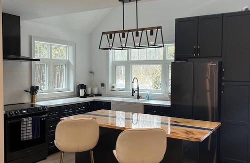 Severn Casa | Harmony hausnPerfect place for adventure or work 5 minutes to down town Orillia.