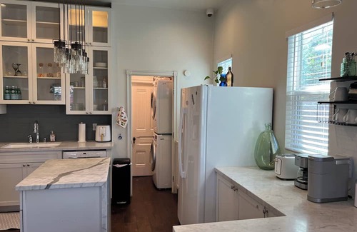 South Redlands Casa | Redlands Historic Barn House Perfect for gatherings! Extra house next door!