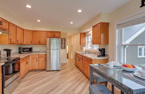 Bay City Apartamento | Riverfront Getaway 4 Mi to Downtown Bay City!