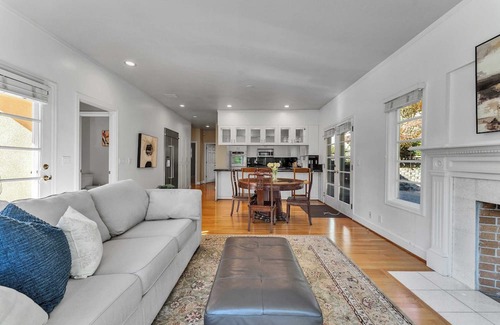 Northwest Portland Casa | Barnsley Court Retreat E#42234