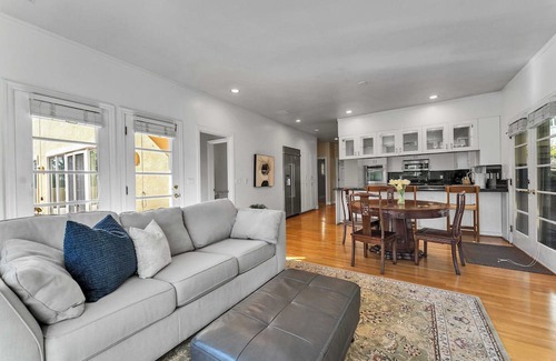 Northwest Portland Casa | Barnsley Court Retreat E#42234