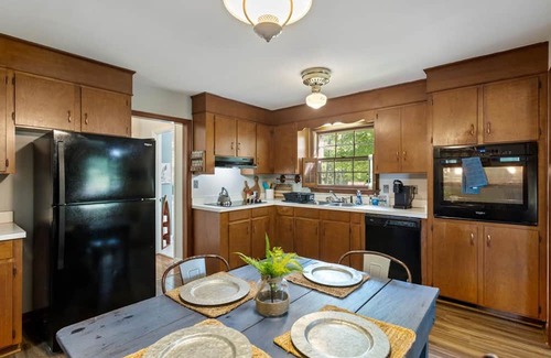 North Augusta Casa | 5BR Woodland Retreat Kayak Fish Pond Rest