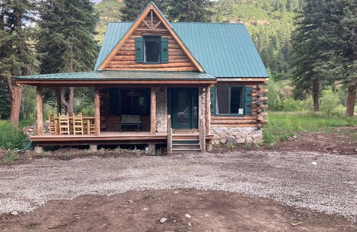 Somerset Cabina | Fishing Lover's Tranquil Cabin with WiFi On Kebler Pass Meal Plan Available