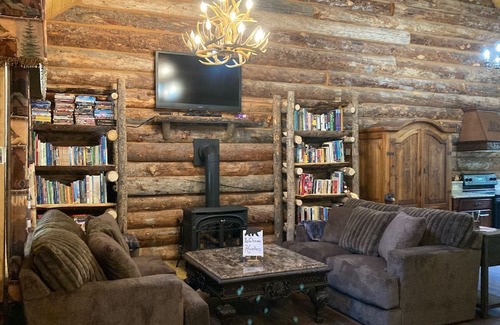 Somerset Cabina | Fishing Lover's Tranquil Cabin with WiFi On Kebler Pass Meal Plan Available