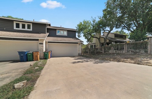 Pleasant Valley Casa | Relaxing Austin Stay Close to Downtown and Airport