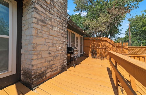 Pleasant Valley Casa | Relaxing Austin Stay Close to Downtown and Airport