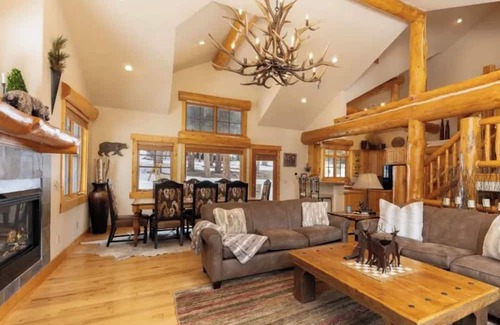 Blue River Casa | Amazing Mountain Home in Blue River-7 minutes from Breckenridge!