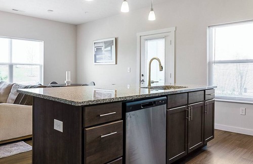 Cartersburg Apartamento | Barsala l Charming 2BR with Fitness Center & Pool Access!