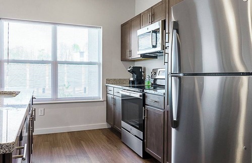 Cartersburg Apartamento | Barsala l Charming 2BR with Fitness Center & Pool Access!