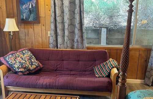Yosemite Forks Apartamento | Cozy studio in tranquil Oakhurst with Kitchenette, secluded patio, AC, WiFi