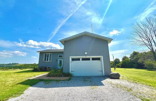 Georgina Casa | Luxury 6BR Ontario Farm Home – Family-Friendly