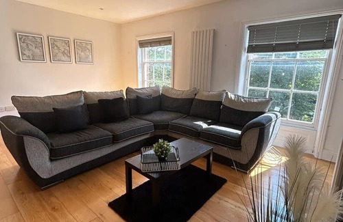 Grimsby Apartamento | AMAZING CENTRAL 3 bed REFURB sleeps 5