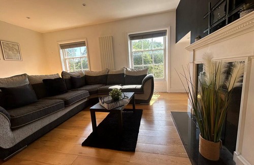 Grimsby Apartamento | AMAZING CENTRAL 3 bed REFURB sleeps 5