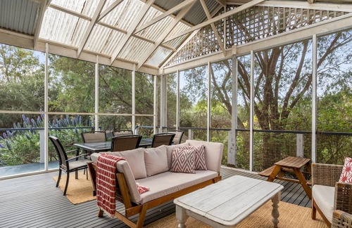 St Leonards Casa | Seaside Sanctuary - Beautiful family home located right next to the beach.