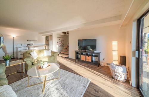 District of North Vancouver Cabina | The Beachfront Cabin at Belcarra