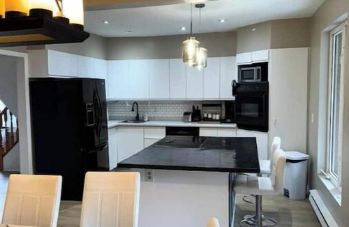 Sudbury Casa | Modern Home in Greater Sudbury(NO Cleaning Fee’s)
