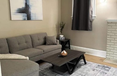 Sudbury Casa | Modern Home in Greater Sudbury(NO Cleaning Fee’s)