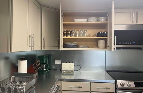 Hailey Casa | Newly renovated downtown 2 bedroom duplex- walk to everything in Hailey