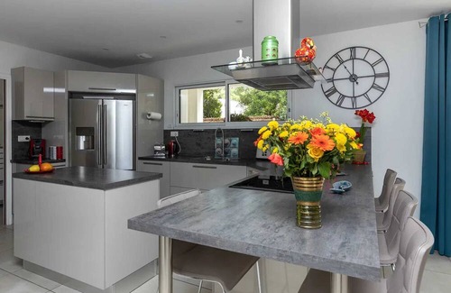 Mimizan-Plage Villa | Homerez - Contemporary villa in Mimizan