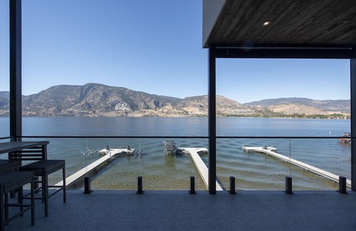 Okanagan-Similkameen Casa | Luxe Lakeside Home w/Private Dock, Views & Boat Lift