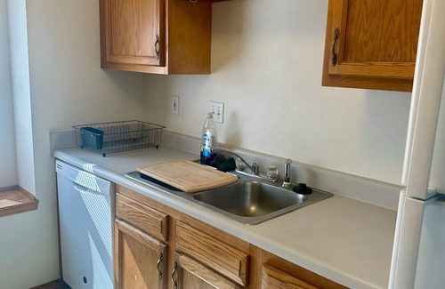 Coralville Casa | Quiet and convenient house close to UIHC