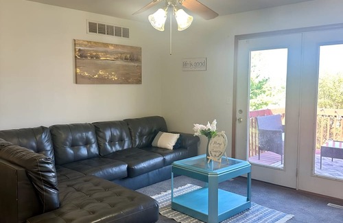 Coralville Casa | Quiet and convenient house close to UIHC