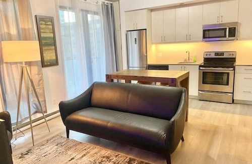 Cite Multimedia Apartamento | Pretty studio in Old Port Montreal with charming decor and a fantastic location.