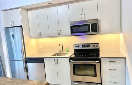 Cite Multimedia Apartamento | Pretty studio in Old Port Montreal with charming decor and a fantastic location.