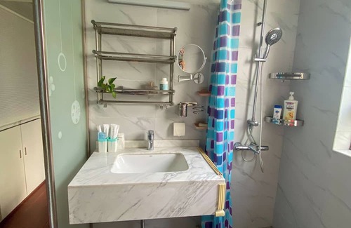 Hongqiao Casa | Modern Luxury Apartment near Metro Line 9 Caoyangjing, Smart Features!