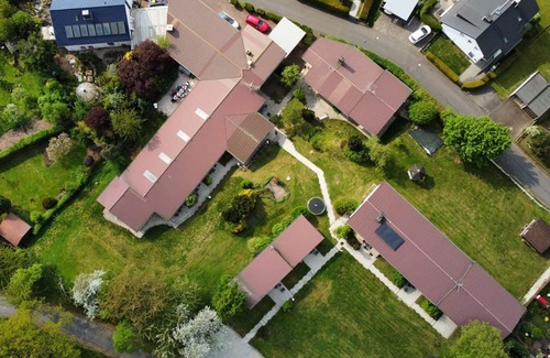 Niedenstein Apartamento | The green meadow - D&B staycation Resort
