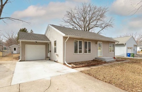 Waverly Casa | Waverly 3 Bed 2 Bath Homen