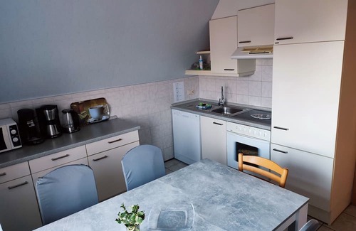 Hallig Langeneß Apartamento | Apartment 'Fewo1 Wester - Hever' with Shared Terrace and Wi-Fi