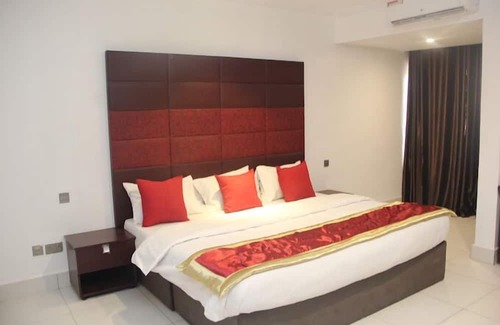 Ijebu Ode Hotel | AM 2 PM Hotel and Suites