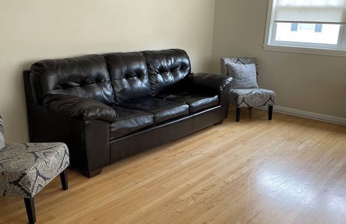Trumbull Casa | Beautiful New England. Quaint and spacious home. Close to over 5 University.