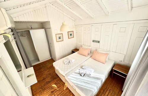 Cirali Chalet De Esquí | Okyanus Kıyısı Bungalov