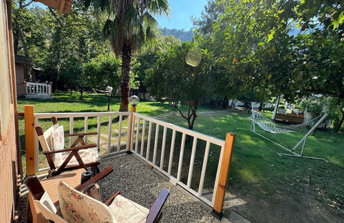 Cirali Chalet De Esquí | Okyanus Kıyısı Bungalov