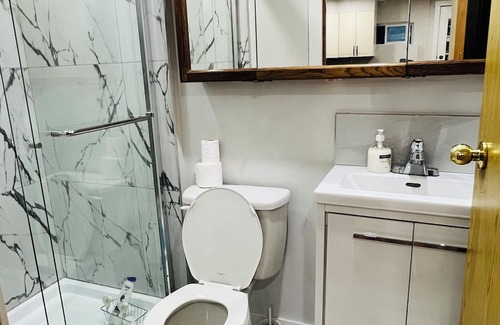 McMillan Casa | Cozy.brand new suite.near pool