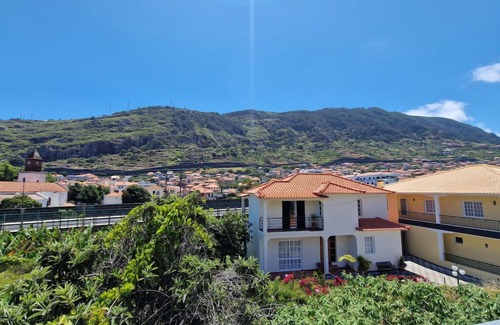 Machico Apartamento | Casa D'Além I by LovelyStay