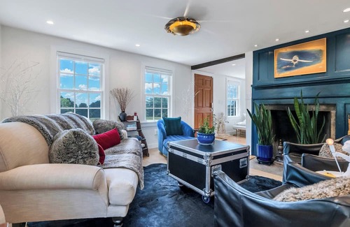New Preston Casa | Luxurious, Spacious, Newly Renovated Vacation Home Walking Distance to Lake.