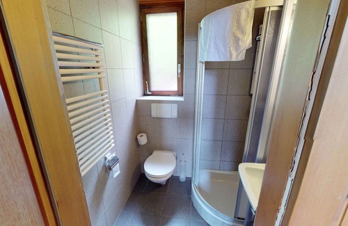 Blatten bei Naters Chalet De Esquí | Chalet with balcony and heating
