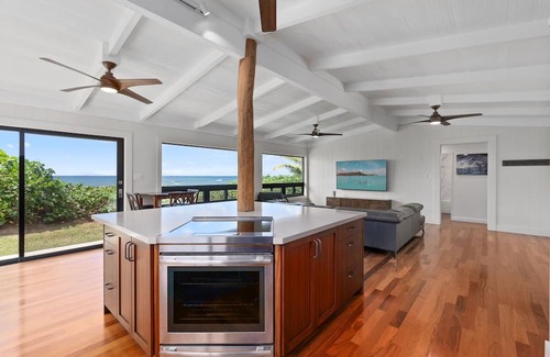 Mokuleia Casa | Promo price until November! Mokuleia Beach Villa: Beachfront w/Ocean Views,Deck