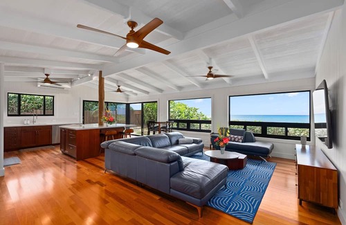Mokuleia Casa | Promo price until November! Mokuleia Beach Villa: Beachfront w/Ocean Views,Deck