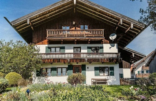 Bad Toelz Otro | Old farmhouse with mountain views Wellness area with sauna and pool