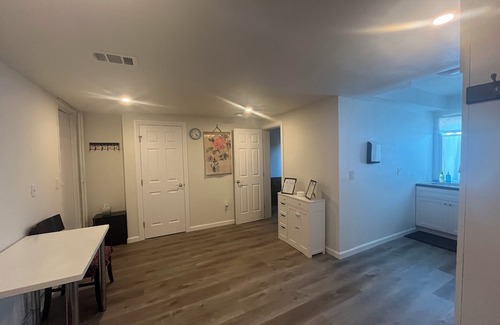 East San Jose Apartamento | Chic 1-bedroom with AC and WiFi in awesome San Jose